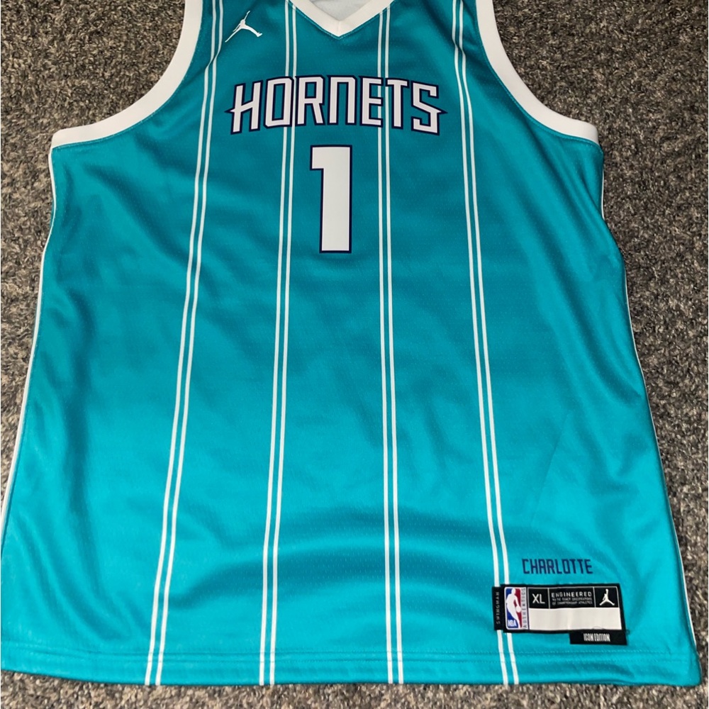 Nike Jordan basketball T-shirt, No.1 Lámelo Ball, Charlotte Hornets.